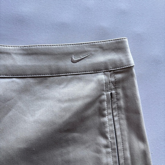 NWT women’s Nike dry fit golf shorts - Picture 3 of 11